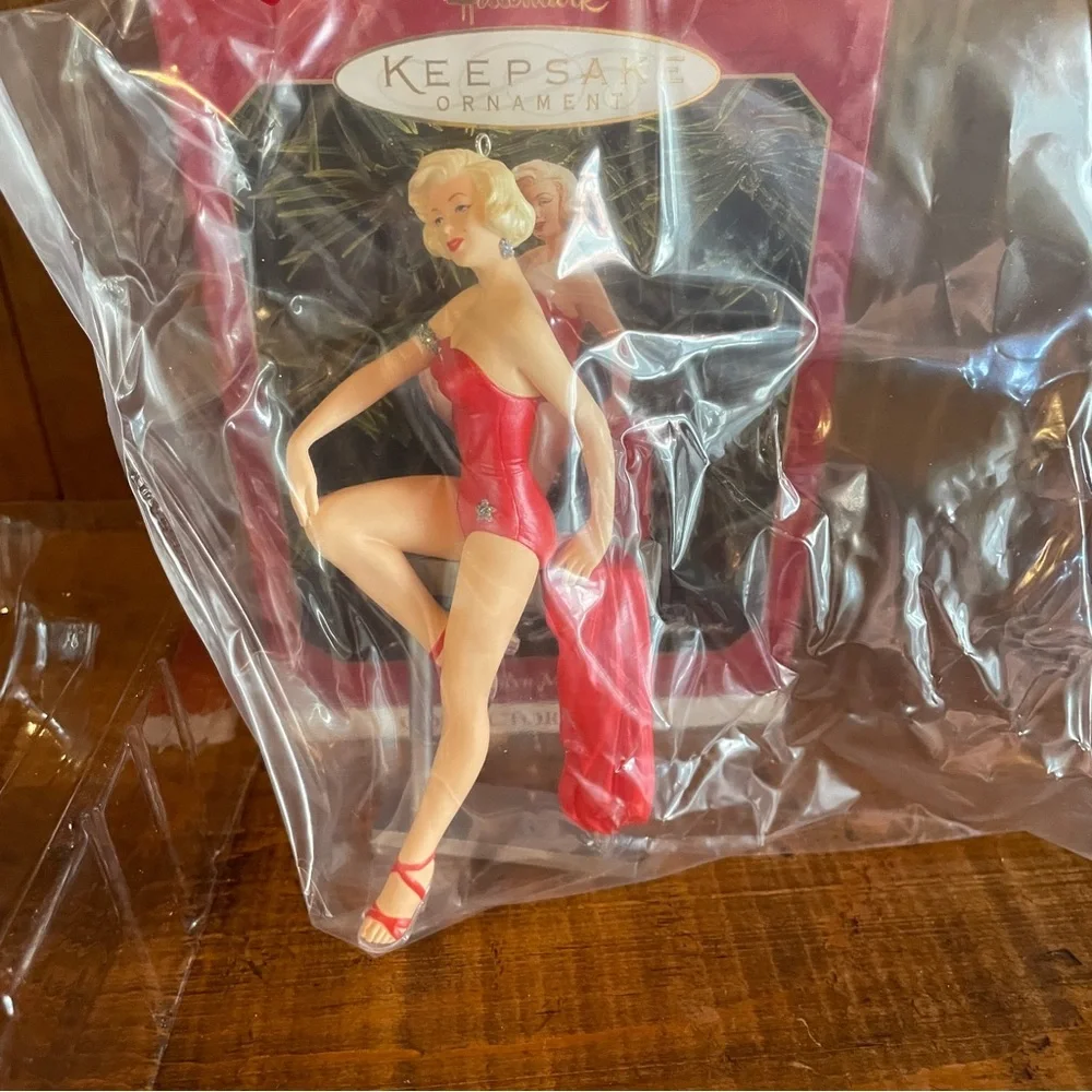 VTG Hallmark 1999 Marilyn Monroe Christmas Ornament Keepsake STILL SEALED IN BAG